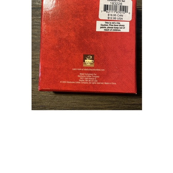 New STARBUCKS 2003 Holiday Collector’s Pin Set Bear - Mug - Logo - Picture 4 of 5